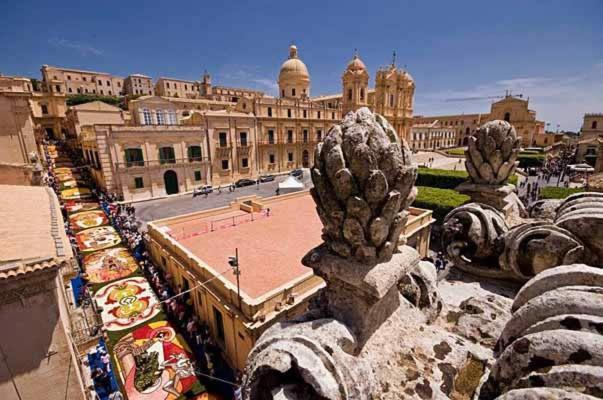 Casa Vacanza Na Zia Agnese Noto Ngoại thất bức ảnh